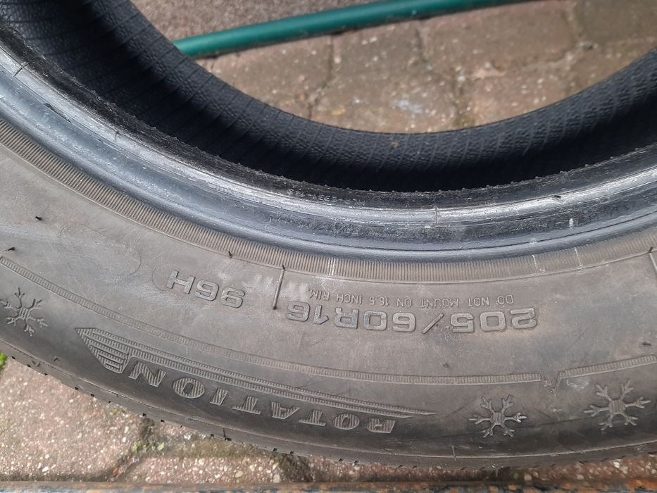 2x Opony zimowe 205/60R16 Dunlop WinterSport 5 / 8mm / 2022r