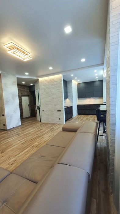 Шикарная квартира с кухней студией 54.5кв. метров .Хозяин.Артиллерийск