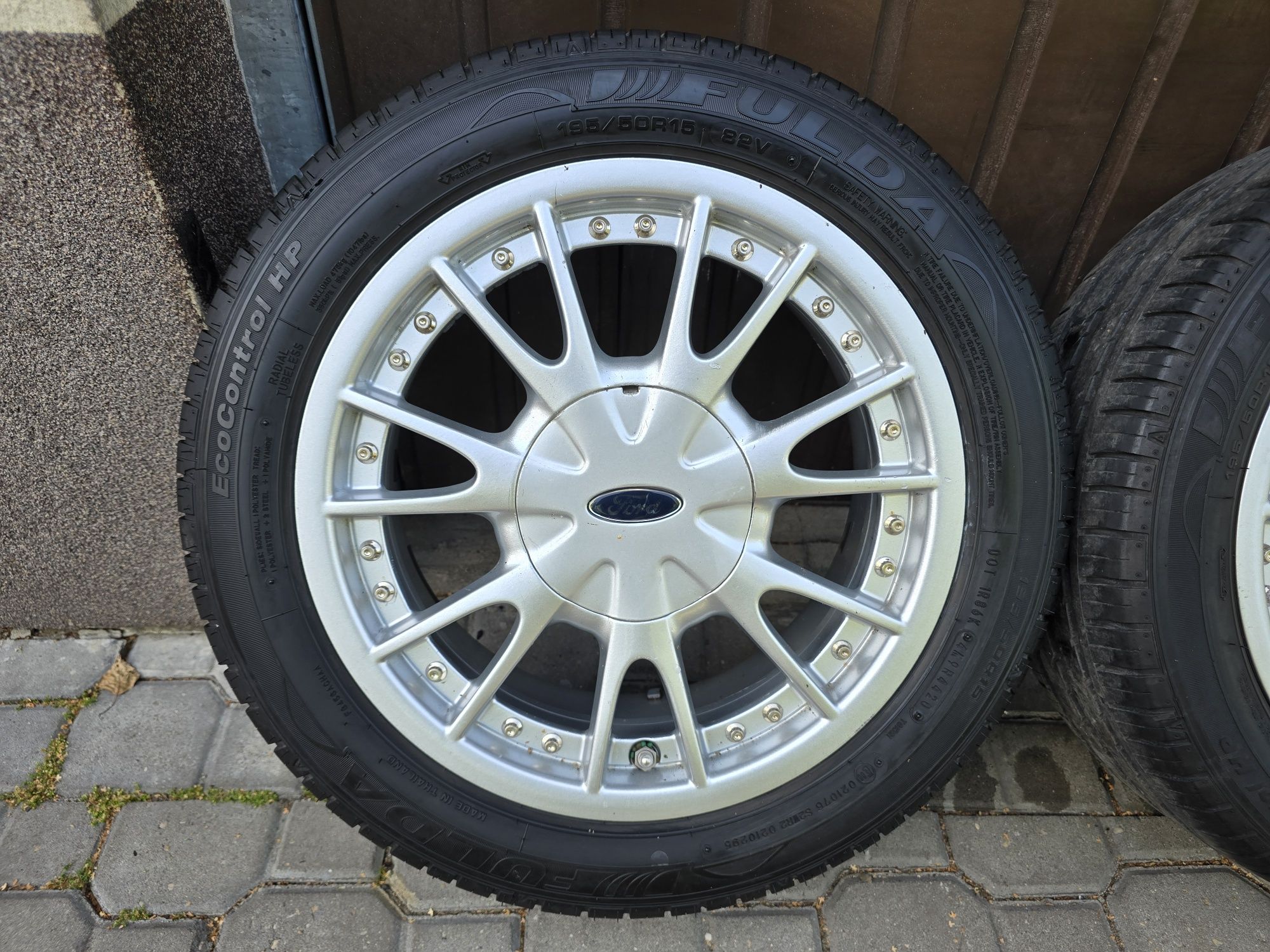 Felgi z oponami 195/50R15 Ford Fiesta 4x108 Fusion Focus Puma KA+