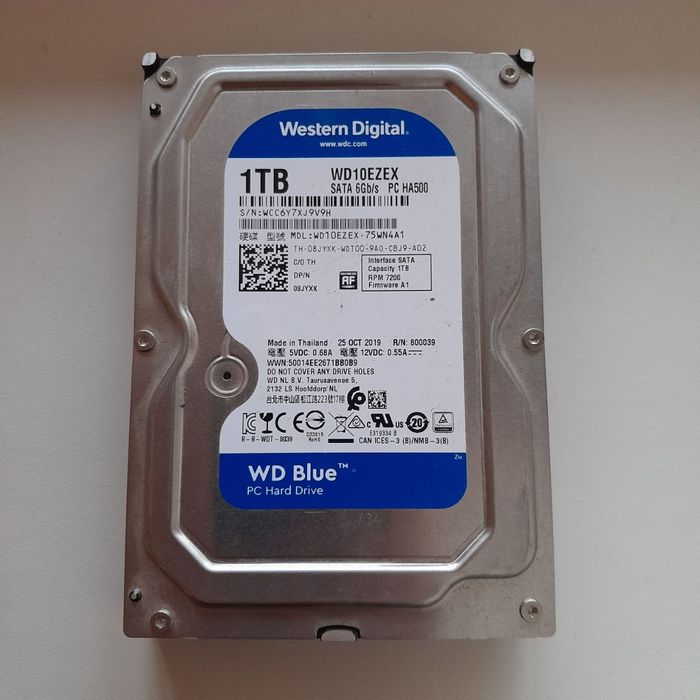 Жёсткий диск 1 TB.