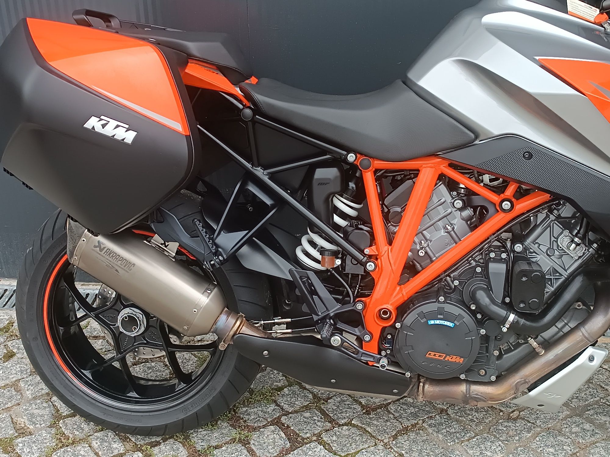 KTM 1290 superduke gt