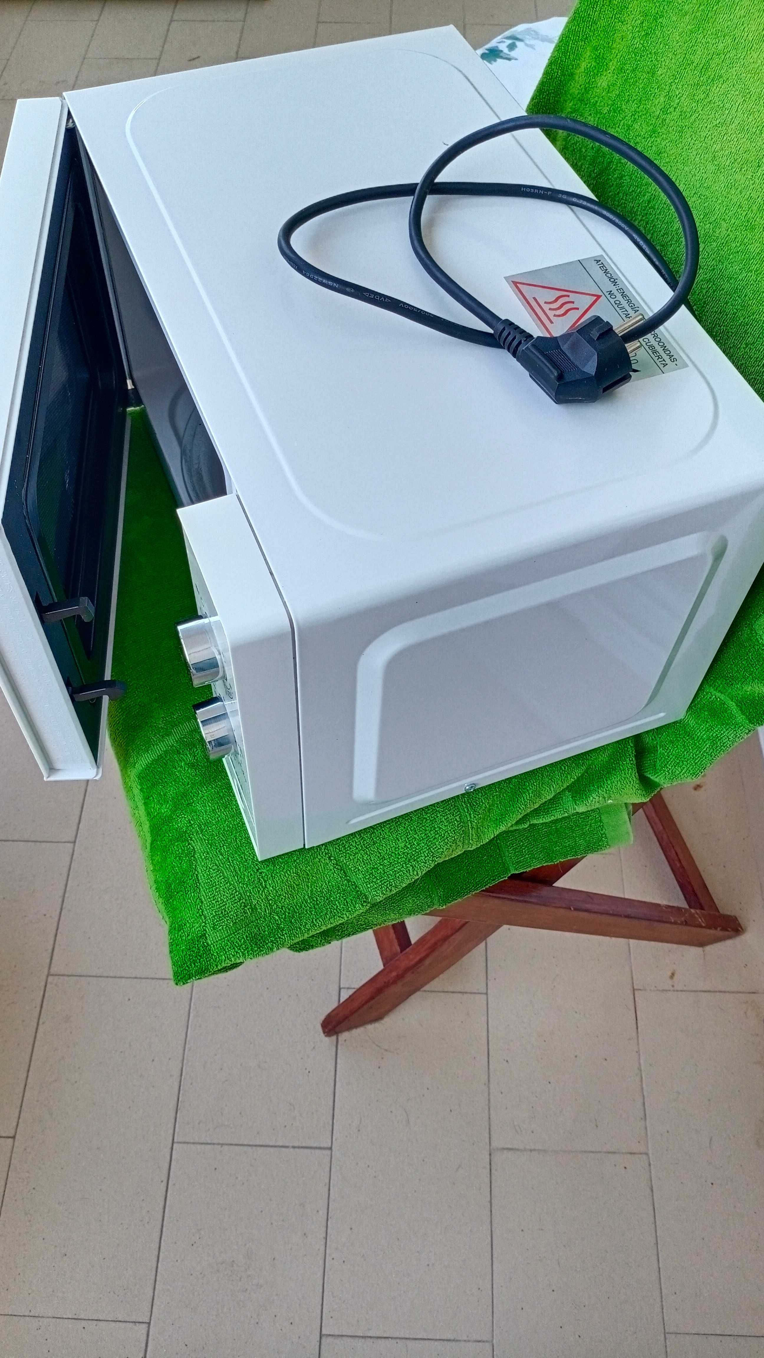 Microonde TEKA . Bom estado