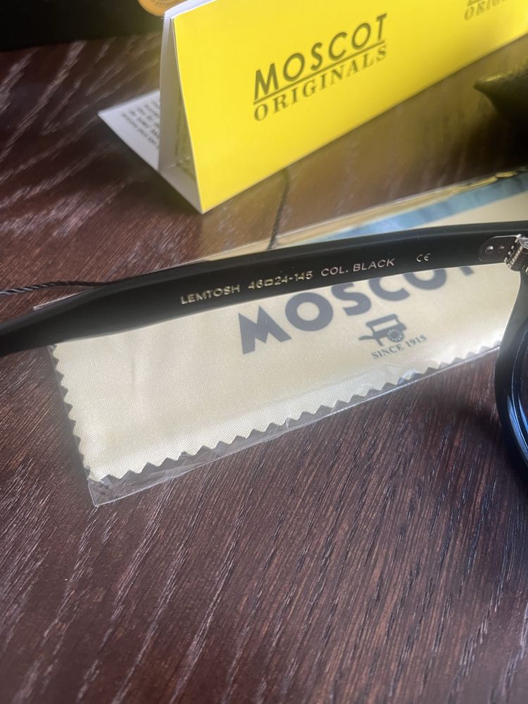 Сонцезахисні окуляри moscot