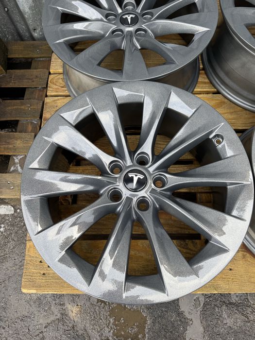 Диски 5/120r19 tesla model s turbine original