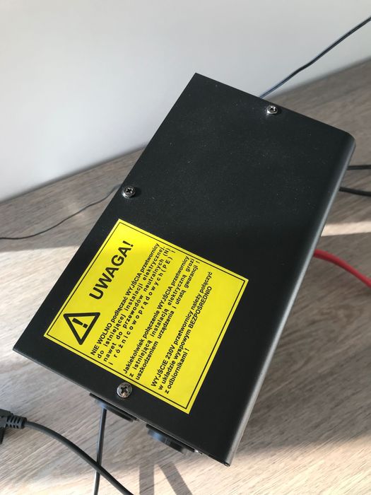 ДБЖ Інвертор UPS Volt Polska SINUS PRO 3SP100012W 1000W