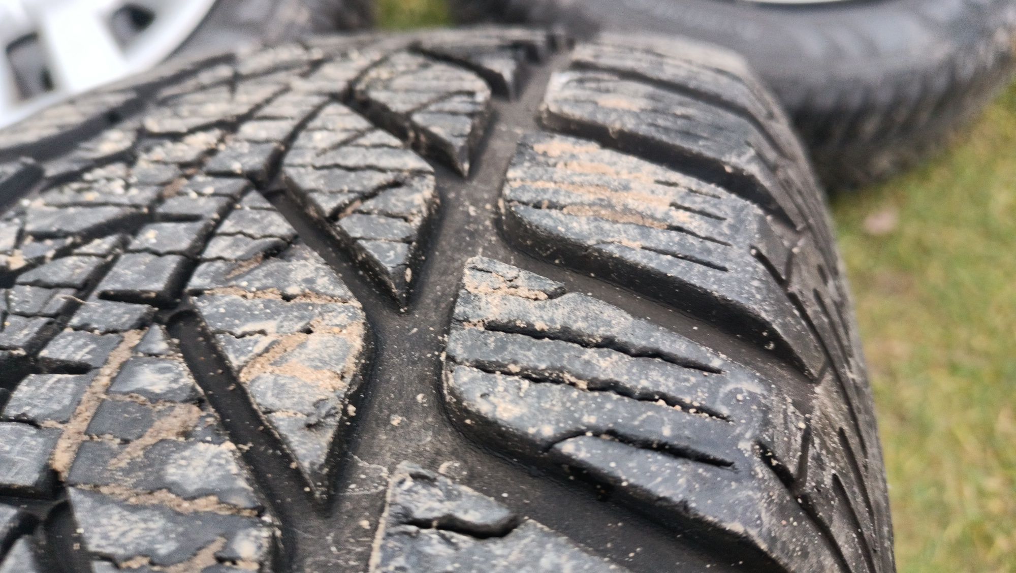 Koła zimowe felgi 16 5x114,3 et40 Nissan Qashqai 215/65/15 okazja