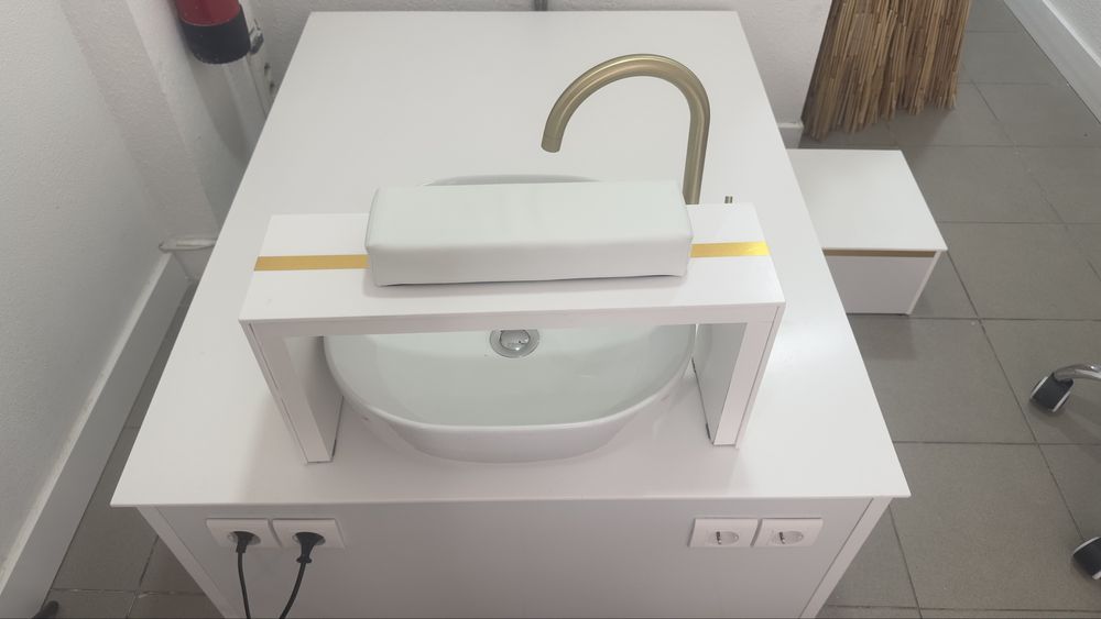 Base de pedicure preparada para canalização