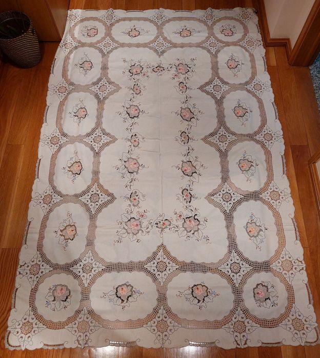 Toalha de algodão bordada e guardanapos