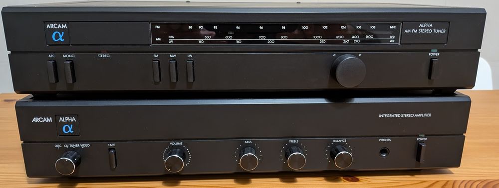 Amplificador + sintonizador + colunas