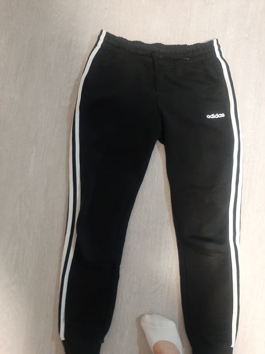 Spodnie dresowe adidas S