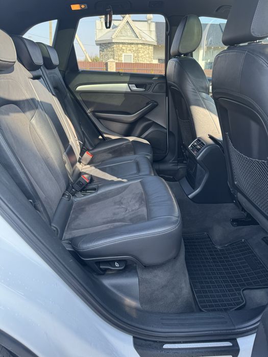 Ауді Q5. Доглянуте та надійне авто. В дуже хорошому стані.