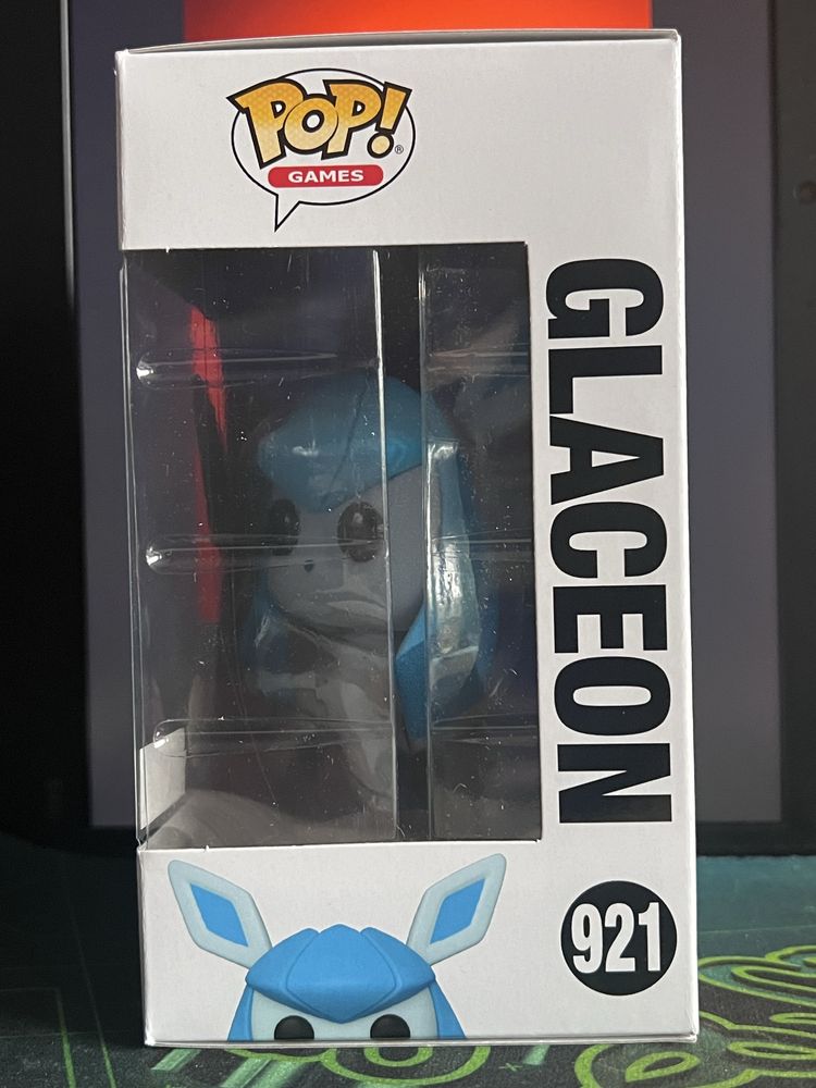 Glaceon 921 Pokemon Funko Pop Flocked Hot Topic