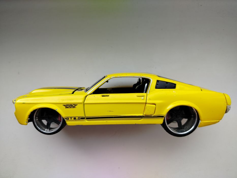 Модель Ford Mustang GT 1967  (1/24)