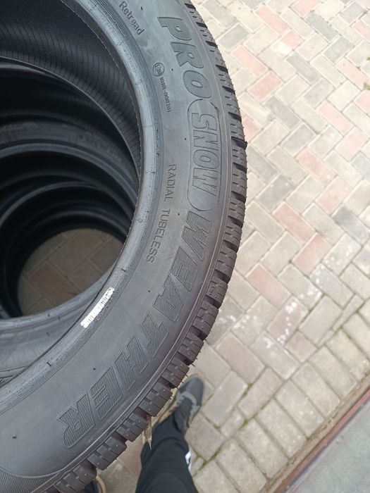 235 50 19 шини нові