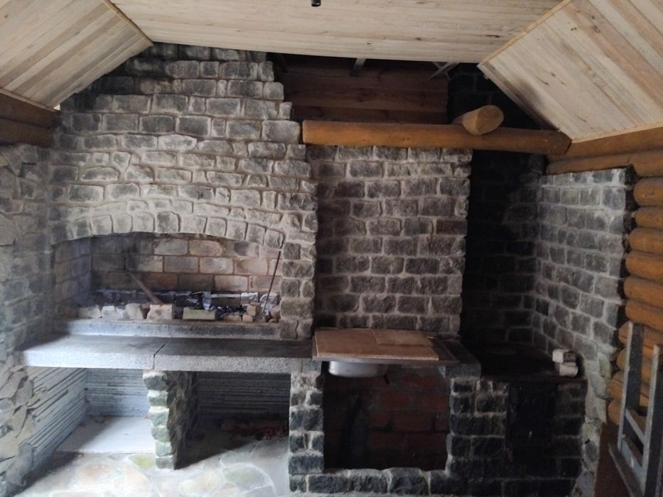 Маєток у горах Карпат с Вовчий Закарпатської області