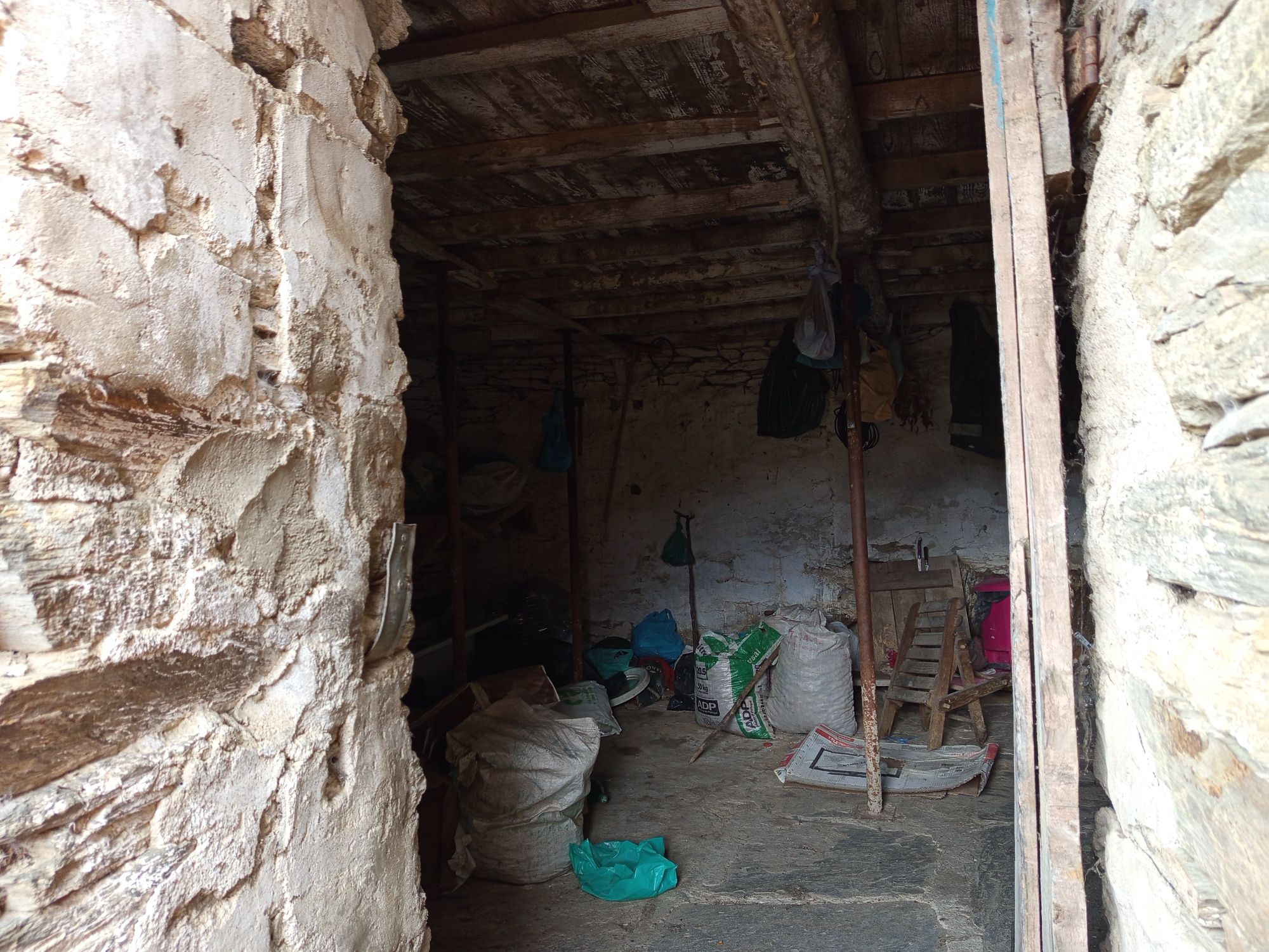 Vendo casa em sequeiros Moncorvo
