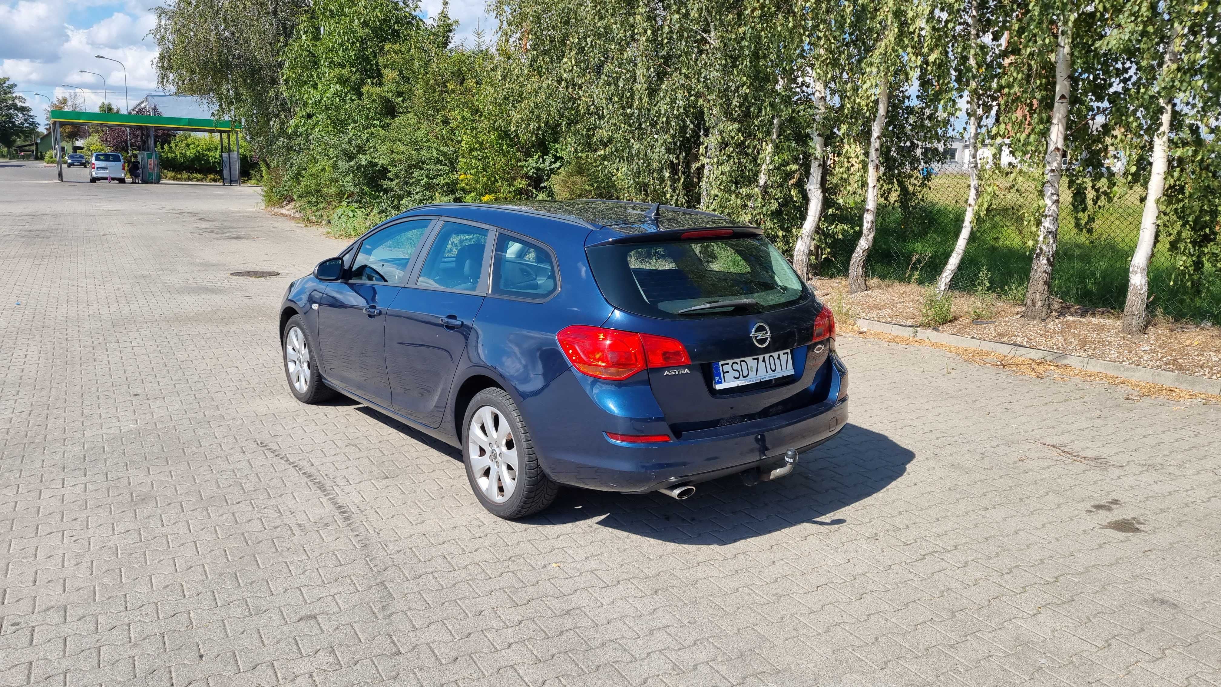 Opel Astra J 2012 1,4 Benzyna Turbo 120 KM