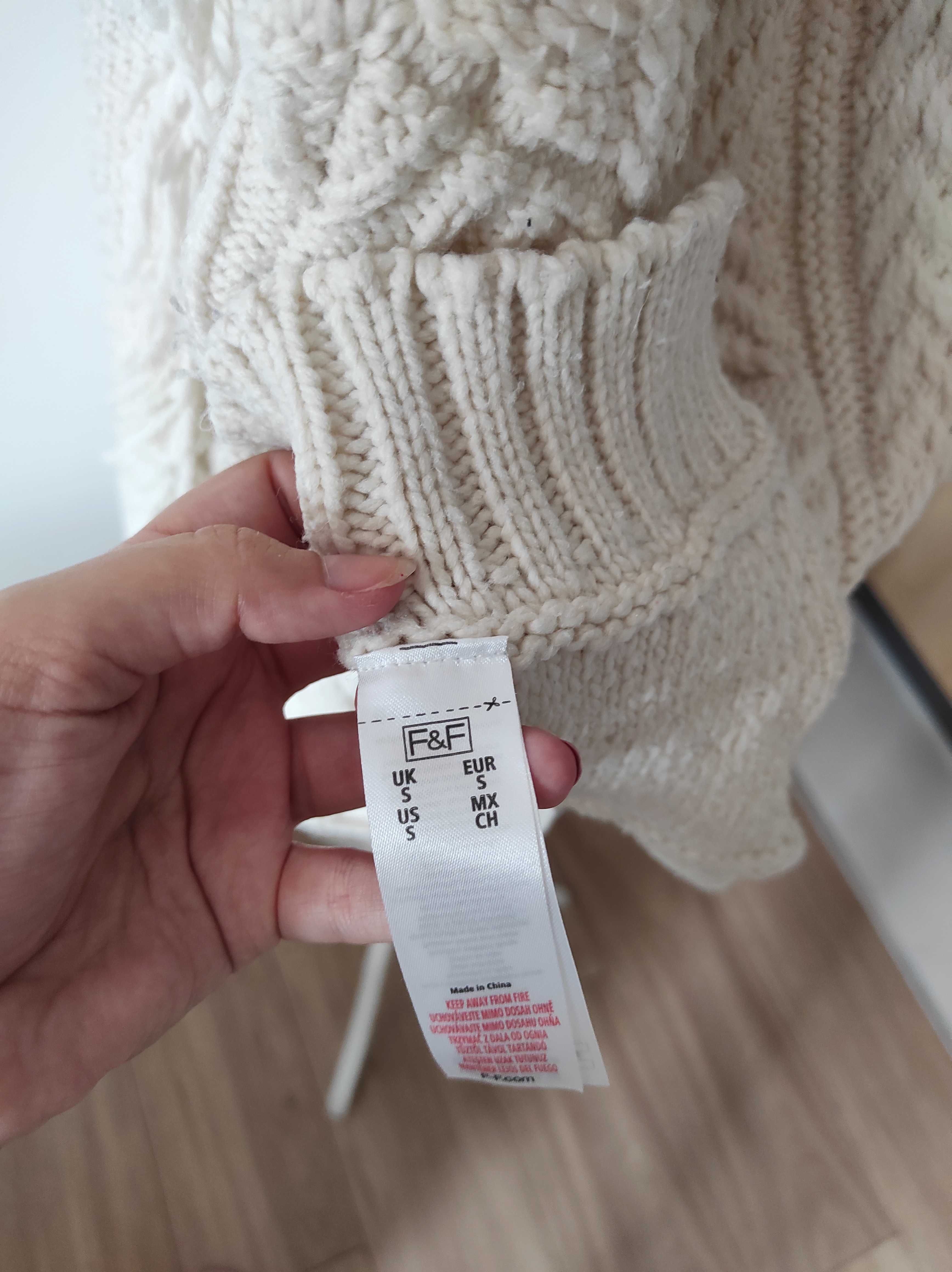 Dłuższy sweterek ponczo narzutka warkocz frędzelki hit viral F&F S
