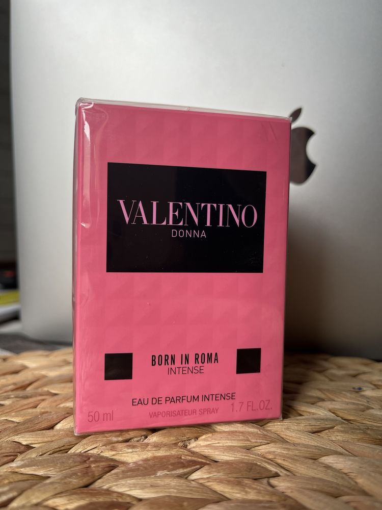 Valentino donna born in roma