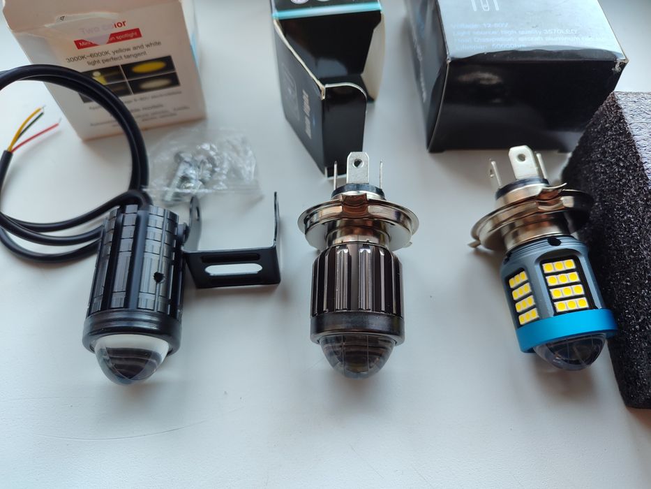 Потужна LED лампа лампочка до мотоцикла мопеда квадроцикла з лінзой