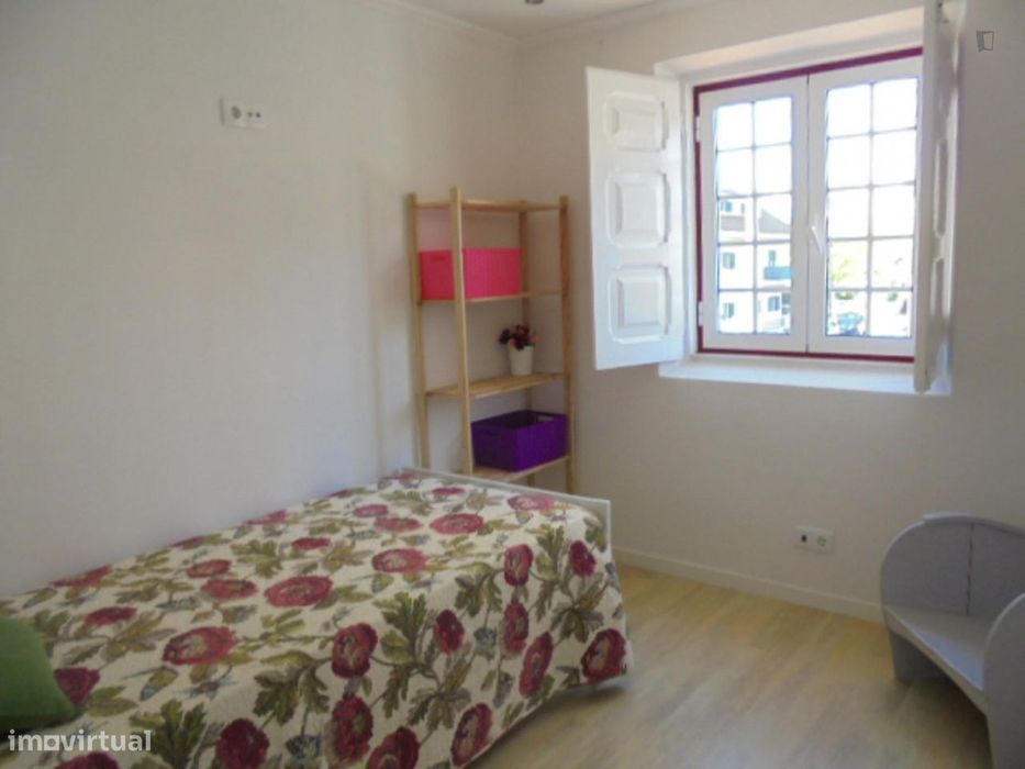 240632 - Quarto cama solteiro em vivenda com 6...