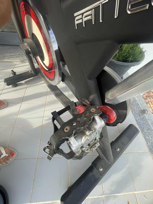 Bicicleta de ginásio