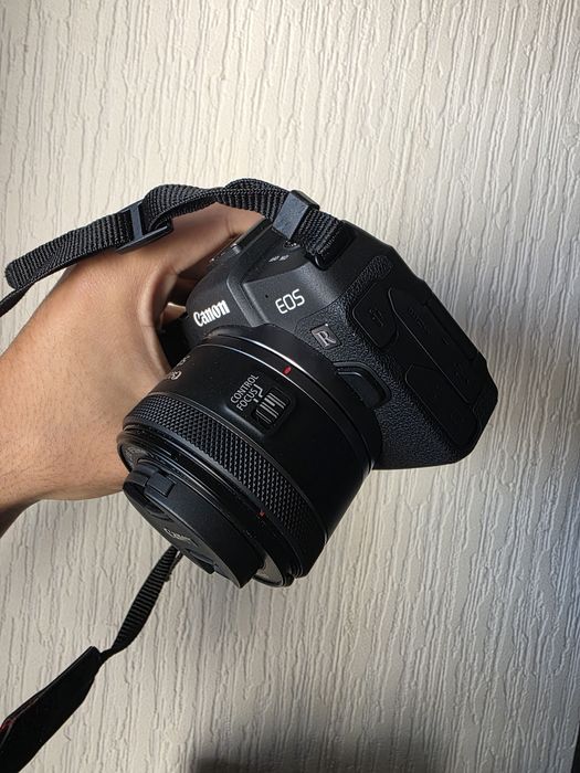 Canon EOS RP [NOVA] com uma mala, lente de 50 mm e carregador