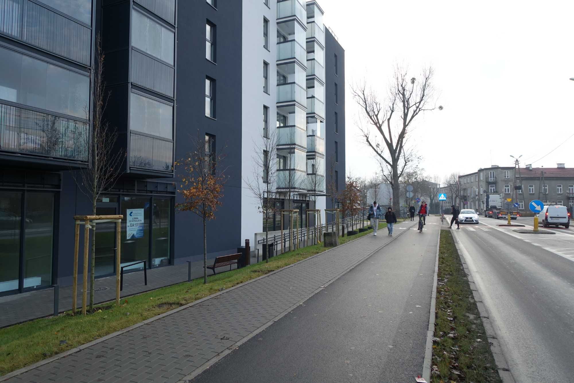 lokal 74 m2 przy stacji PKP Pruszków Waryńskiego 5/7, parter, witryny