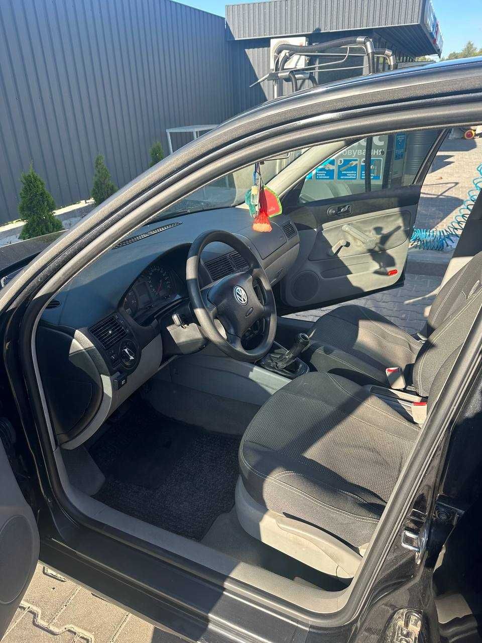 Volkswagen Golf 4 (4 года в одних руках пригнан с Люксембурга)