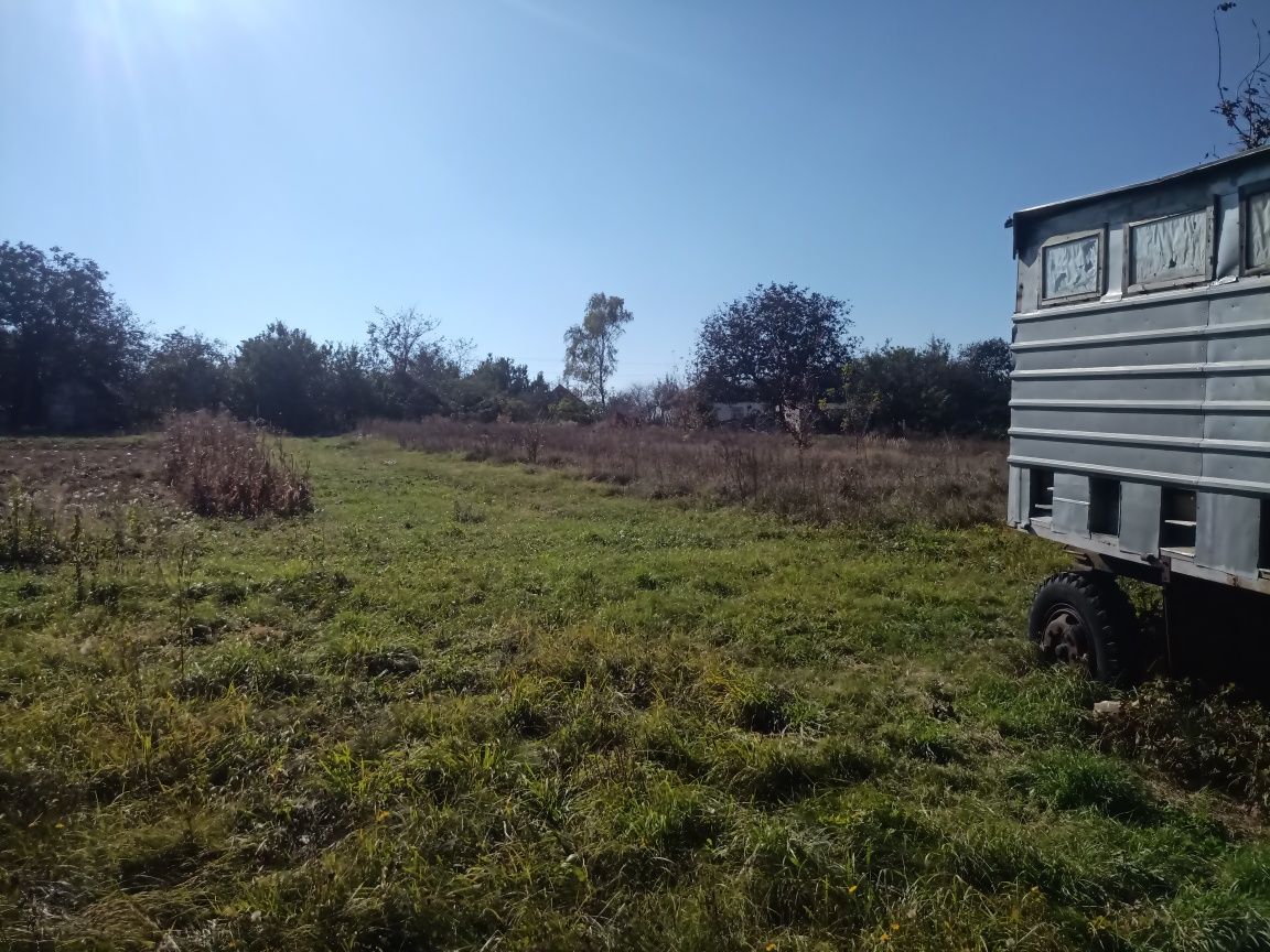 Продам земельну ділянку в с. Жуки