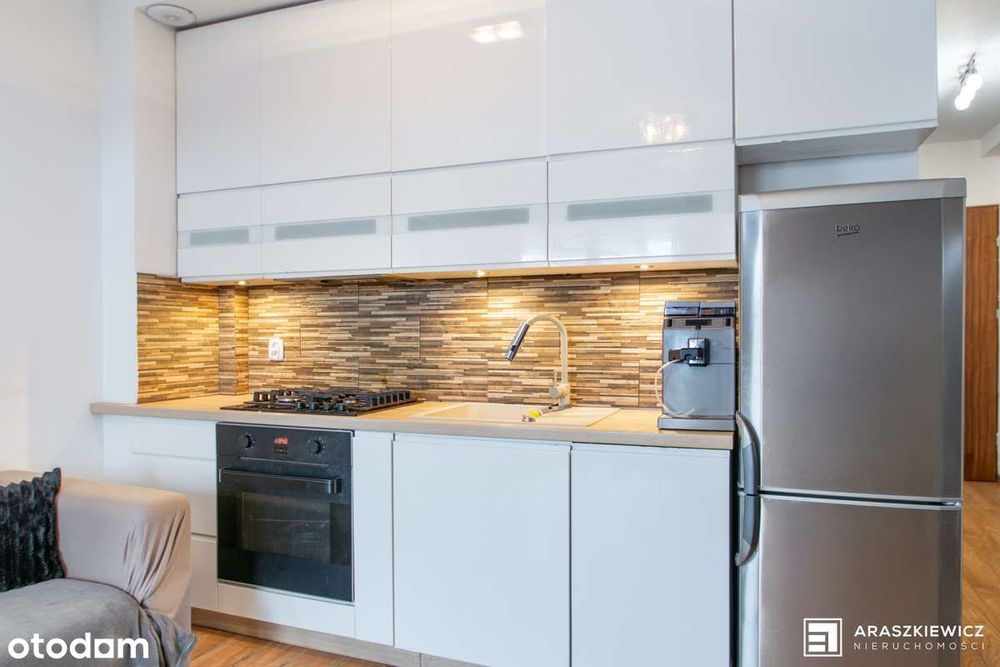 USTAWNE 2-pokojowe M z balkonem i miejscem parkingowym z 2016 r.!