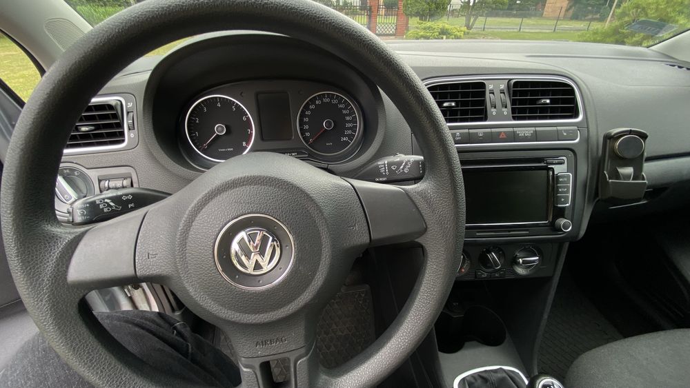 Samochod volkswagen polo 2010