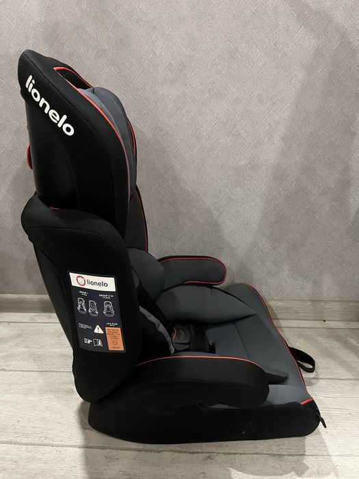 Дитяче автокрісло.Детское автокресло Есть наклон для сна. Німеччина