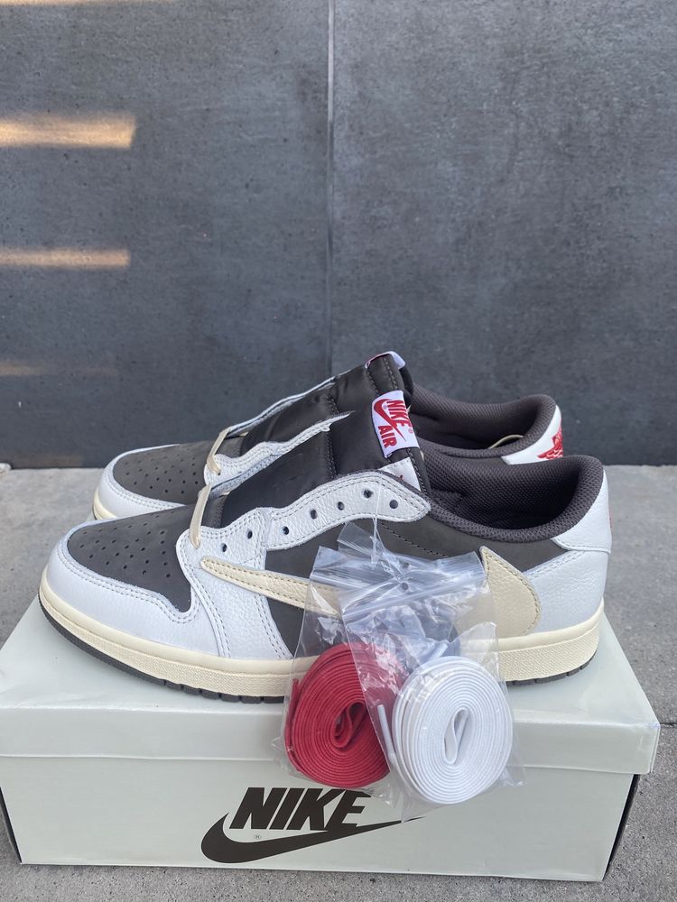 Air Jordan 1 Low OG SP x Travis Scott Reverse Mocha