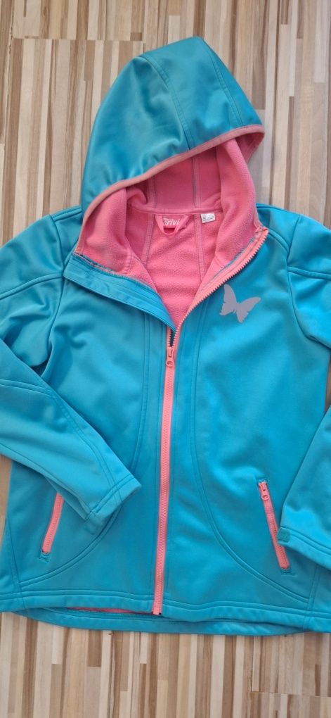 Softshell 146/152 idealny w gòry czy nad morze