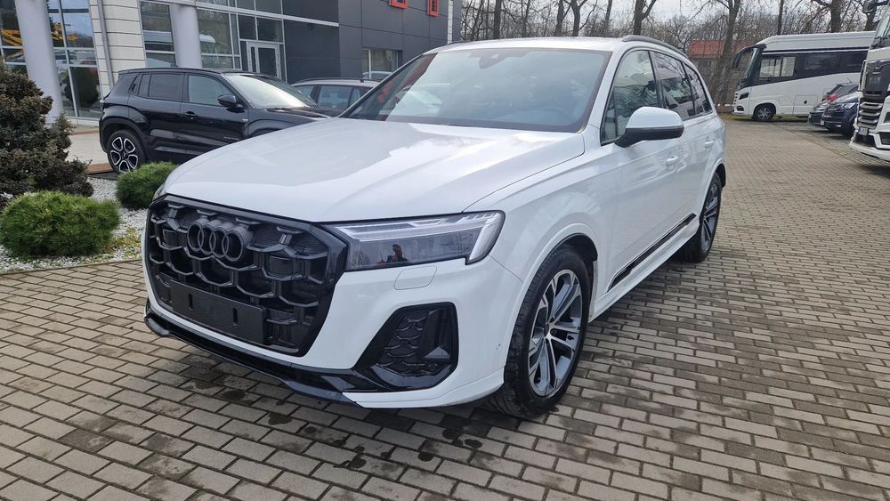 Audi Q7 Stan idealny, brak uszkodzeń, niski przebieg