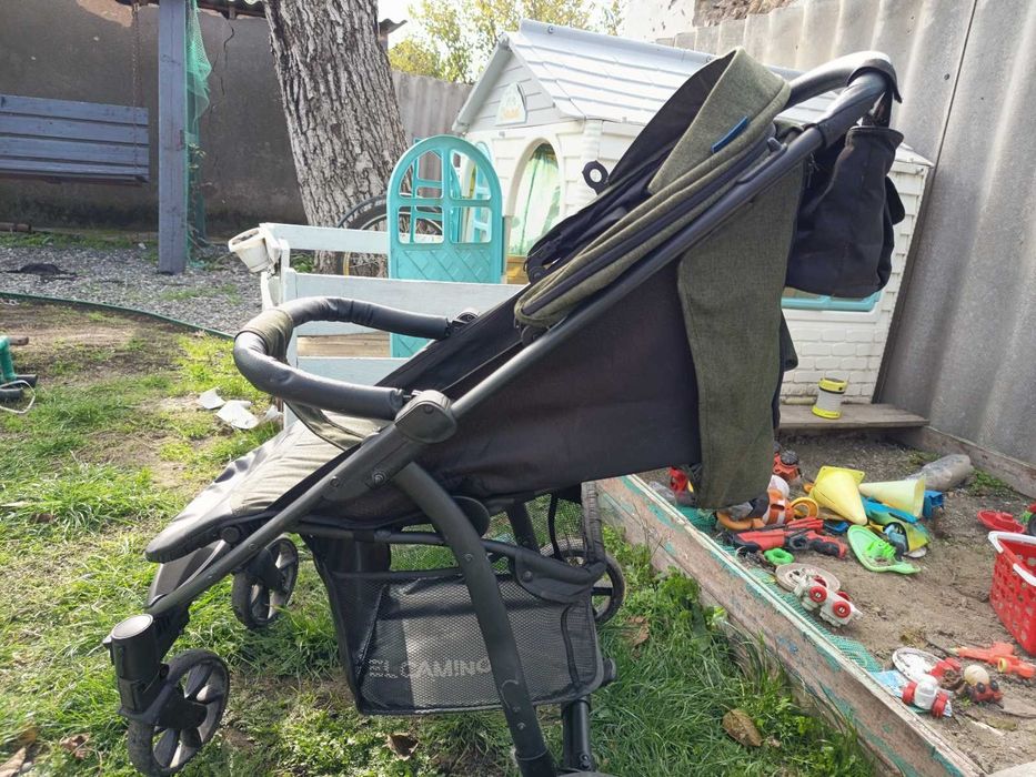 Прогулочная детская коляска