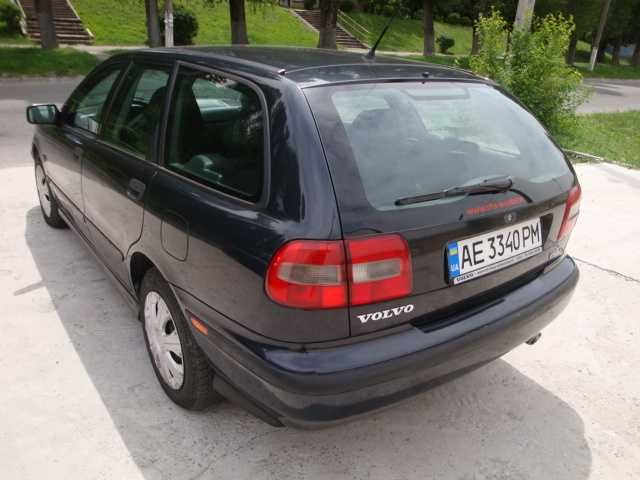 Продам VOLVO V40 2000р