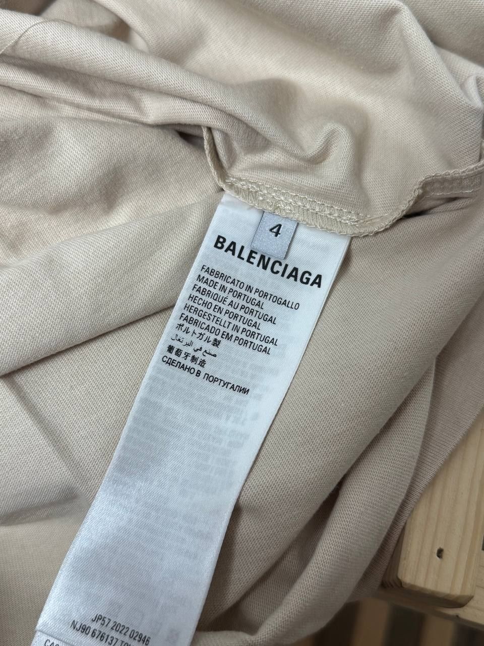 Футболка Balenciaga Metal Logo T-Shirt in Light Beige/Black.