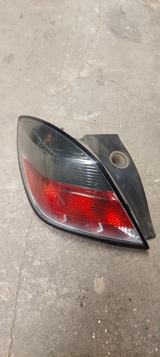 Lampa Opel Astra H GTC 2010rok idealny stan