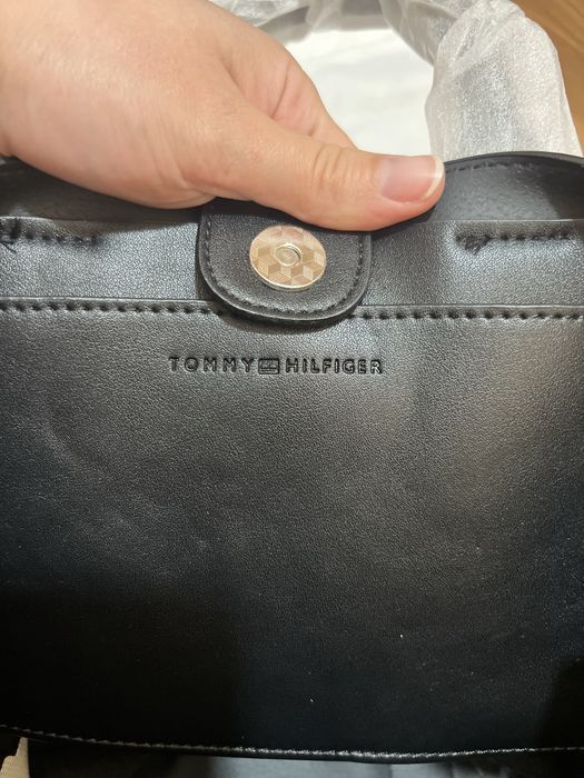 Сумка tommy hilfiger чорна кроссбоді