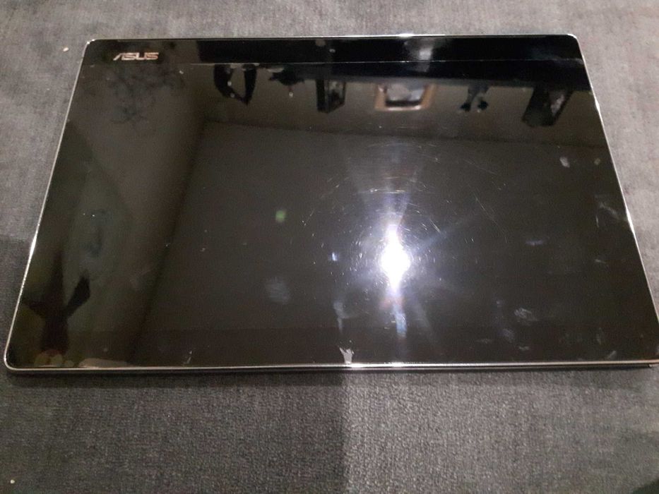 Computador e  portátil Asus c novo