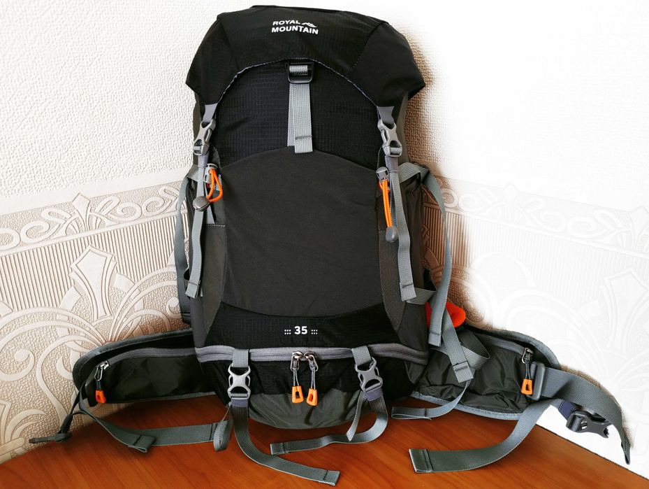 Рюкзак каркасний royal mountain trekking 35 літрів з дощовиком