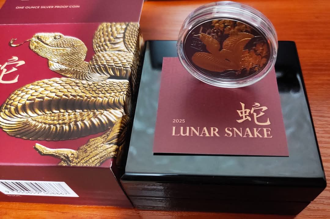 2025 рік. Niue 1 oz Silver Snake Black Proof