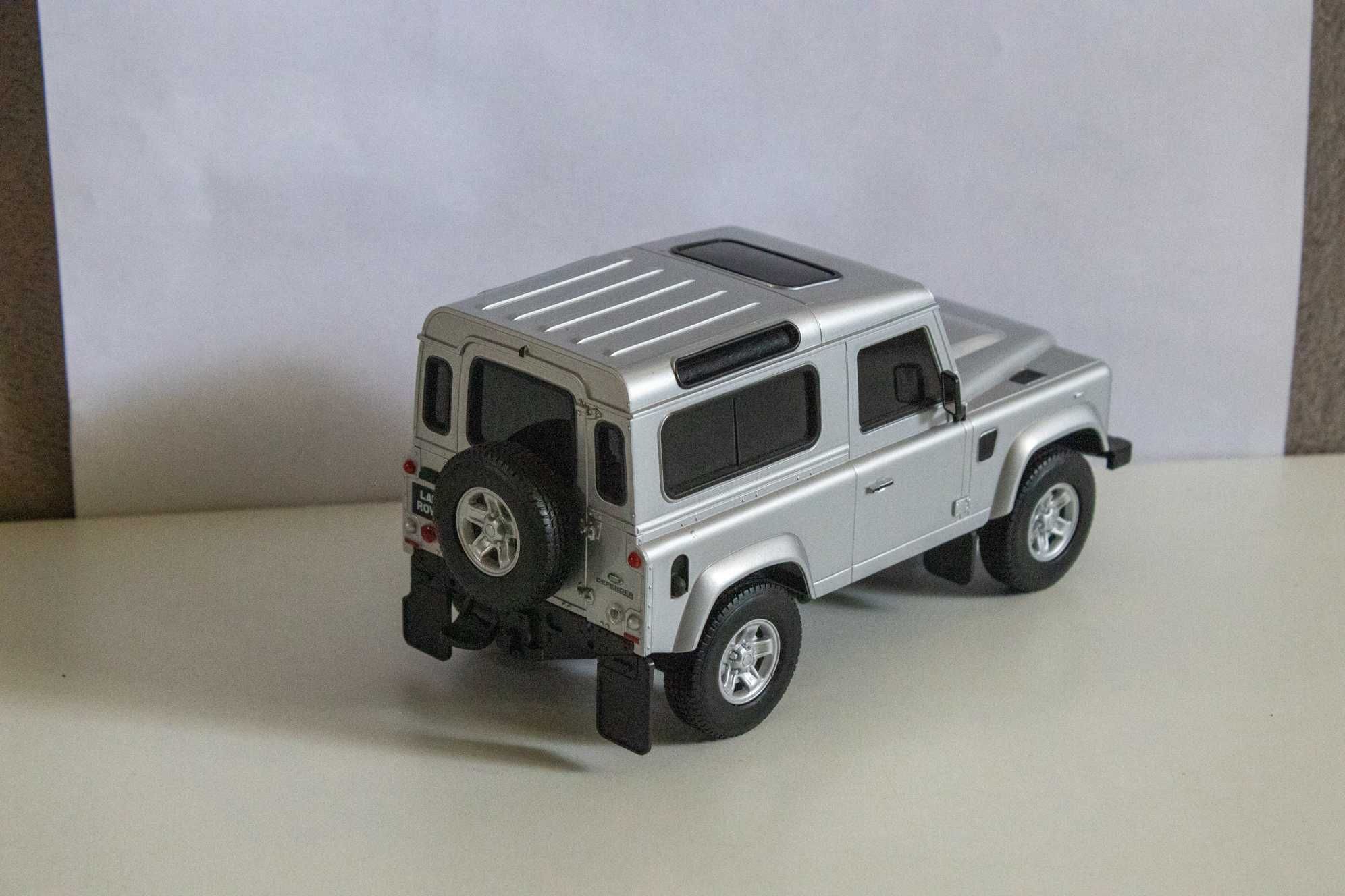 Land Rover Defender sterowany Welly 1/24