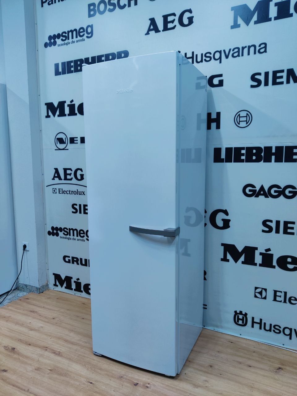 Однокамерний Великий холодильник Miele™K14827SD PREMIUM. Germany