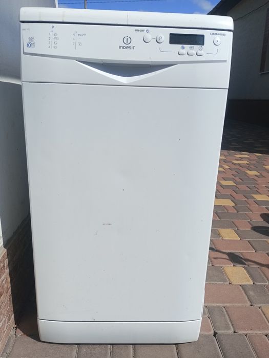 Посудомийна машина Indesit dsg 573