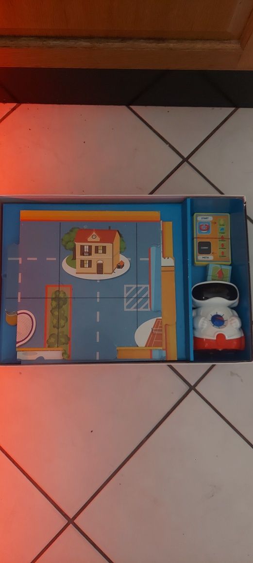 Gra edukacyjna - mówiący robot DOC
