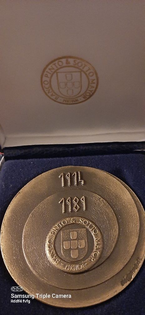 Medalha Bronze Comemorativa 75 Anos Banco Pinto & Sotto Mayor