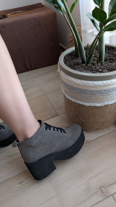 Черевики на широкому каблуці 38 розмір